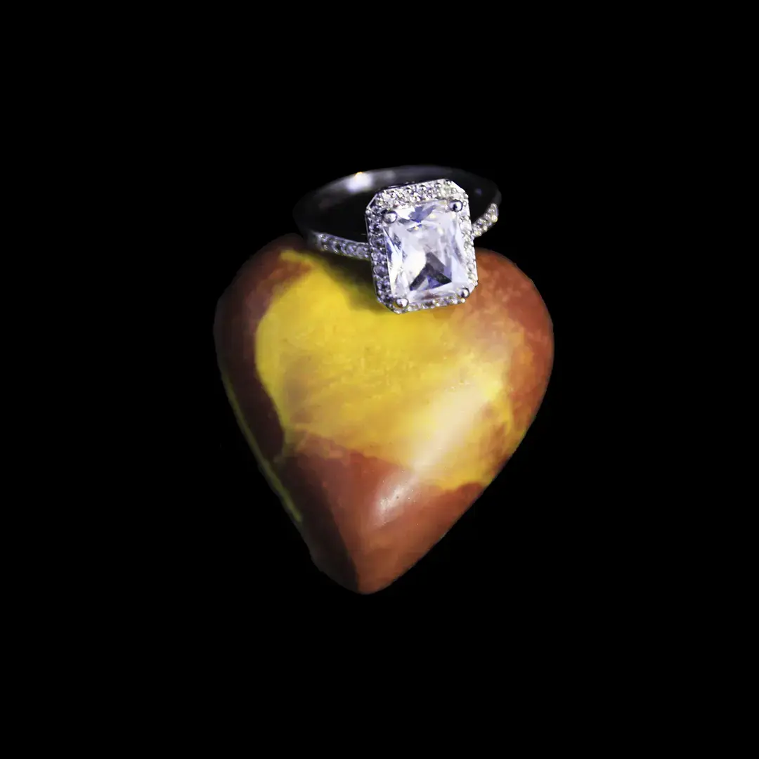 Chocolat en forme de cœur avec bague